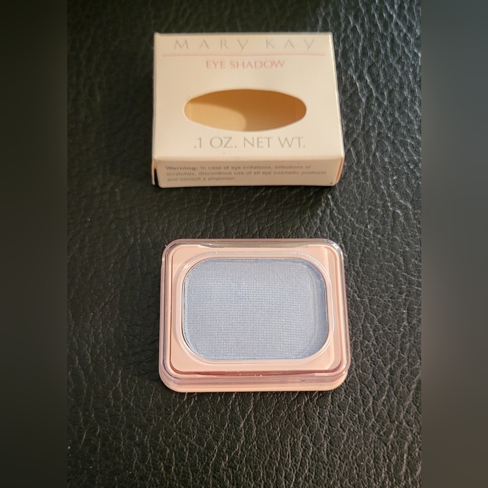 NIB Mary Kay Eye Shadow Color Sky Blue 0010 .1 oz Apply Wet or Dry